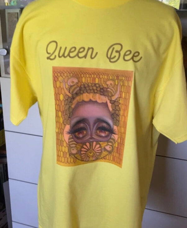 Queen Bee: honey maker Tee